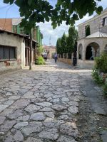 Schmale Gassen führen durch die Altstadt von Skopje