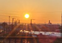 Beim Sonnenaufgang starten die ersten Gäste in Dresden