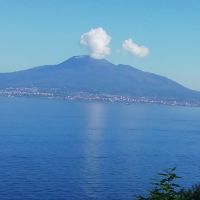 Der Vesuv begrüßt uns am frühen Morgen