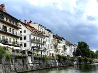 Auf der Ljubljanica mit dem Boot unterwegs