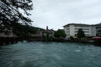 Die Aare hat viel Wasser