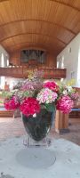 Blumen in Kirche am Schloss Laufen 