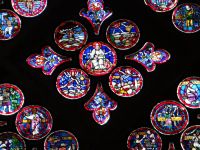 Lausanne, die Glasfenster der Kathedrale Nôtre-Dame stammen von 1325. 