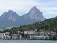 Brunnen mit dem Großen und dem Kleinen Mythen