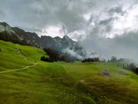 ...und auf die Bergkette des Säntis...