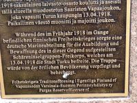Åland: Rundfahrt: Gedenkstein