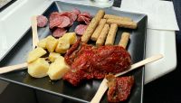 Apéro-Snacks an Bord