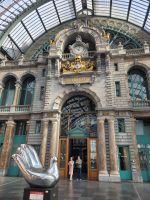 Im Bahnhof Antwerpen 