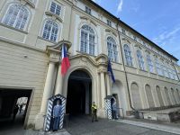 Wache an der Prager Burg