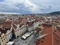 Herrlicher Blick vom Rathausturm über die Dächer von Prag