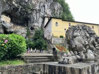 Spanien, Covadonga, Blick auf die Hl. Höhle