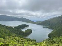 Blick auf Lagoa do Fogo vom zweiten Aussichtspunkt, São Miguel, Azoren, Portugal