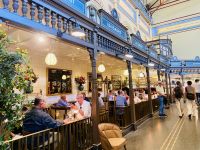 Göta-Kanal Stockholm Markthalle Saluhall - Gemütliches Café in der Markthalle