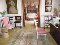 Wohnzimmer der Dame Els Calderes