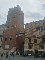Blick auf die Arke auf dem Piazza dei Signori, Verona