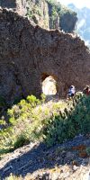 Tag 4 Blick auf ein Felsentor am Wanderweg 