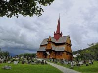 Ringebu Stabkirche steht nicht schief, schief steht der Fotograf :-)