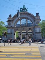 Durch das Tor geht es zum Bahnhof Luzern