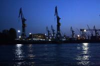 Hamburger Hafen bei Nacht