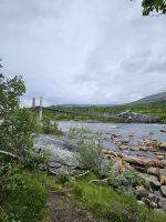 Hängebrücke auf der Hochebene Saltfjellet