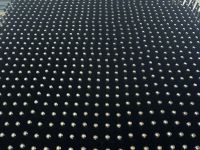 Weinflaschen im Weingut