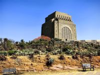 Das Vortrekkermonument thront auf einem Hügel vor Pretoria