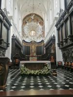 Der Hauptaltar mit dem Chorgestühl