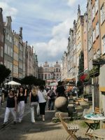 Die Biergasse, im Hintergrund das  große Zeughaus 