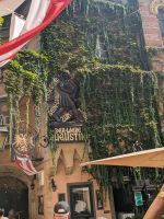 Kneipe zum lieben Augustin von außen