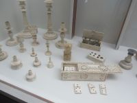 Walfangmuseum - diverse Produkte aus Knochen oder Zähnen- in Lajes do Pico - Azoren