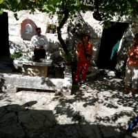 Der Priester erwartet uns schon