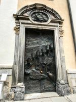 Tür an der Kathedrale des Heiligen Nikolaus in Ljubljana