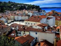 Blick auf den Tartiniplatz von Piran und die Adria