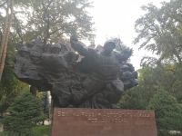 Stadtrundgang durch Almaty: Monument der Panfilov-Gardisten