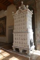 alter Kachelofen aus Fayencen