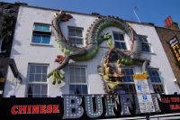 Ganz im Stil Camden Towns wirbt auch das chinesische Restaurant für sich