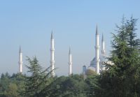 Die Minaretten der Çamlica-Moschee - Istanbul, Türkei