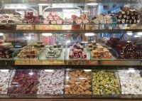 Am Markt in Üsküdar - Türkische süße Spezialitäten Istanbul, Türkei