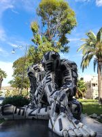 Lungomare Reggio. Skulpturen von Rabarama