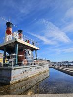 Schiffsdenkmal am Hafen