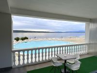 Blick zum Hotelpool