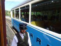 ... Gegenzug, etwas jünger und internationaler ...