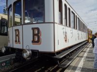 ... der älteste Triebwagen...