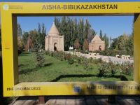 Stopp an den Mausoleen Aischa-Bibi und Babadschi-Hatun, bei Taraz