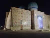 abendlicher Spaziergang durch Turkistan, Mausoleum des bekannten islamischen Mystikers und Lehrers Ahmed Jassewi