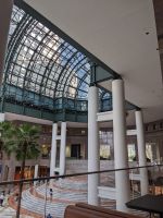 30. Mittagspause in einer Mall beim 911 Memorial, New York