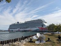 111. Norwegian Joy im Hafen von Portland, Maine, USA