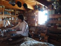 P1010210.JPG, hier wurden die Felle gegen alles, was man so brauchte, getauscht