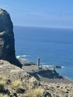 der halb verschüttete Leuchturm