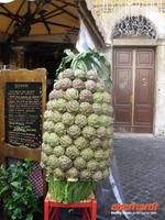 Artischoken zum Turm gestappelt